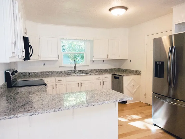 10716 Dallas Hollow Rd — Photo 5