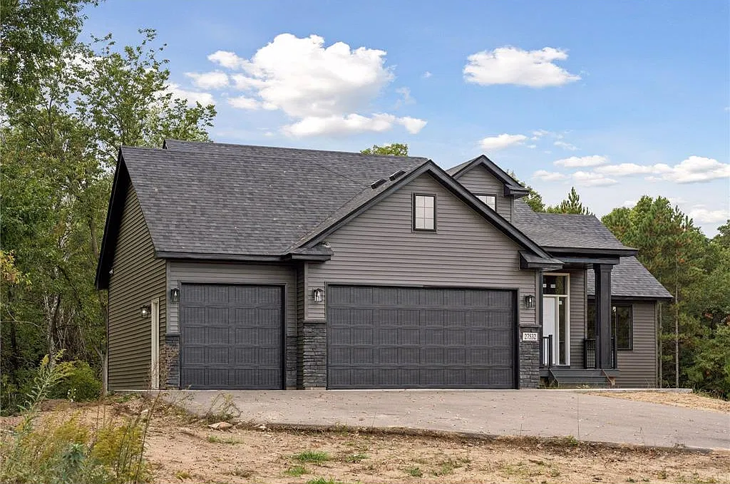4 bed, 2459 sqft, $3,990 — Photo 1