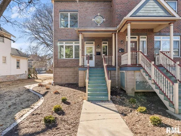 944 22nd St, Rock Island, IL 61201