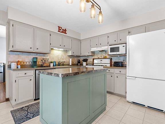 5th image of 10510 Baederwood Dr