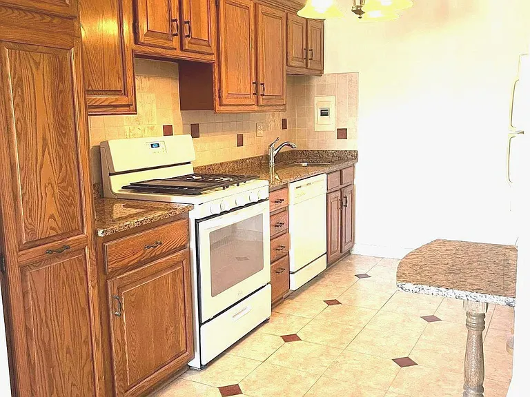 4800 Chevy Chase Dr #404 — Photo 8
