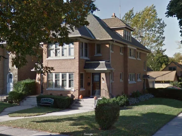 4237 N Newhall St, Shorewood, WI 53211