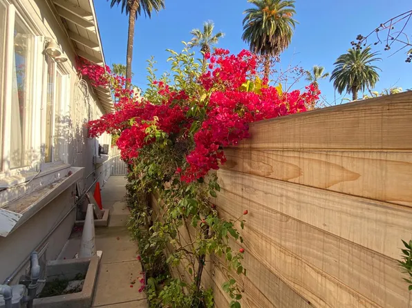 809 N Doheny Dr, Beverly Hills, CA 90210