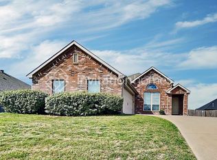 107 Anthony Ln, Red Oak, TX 75154