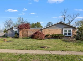 606 Rue Montand Dr, Ballwin, MO 63011