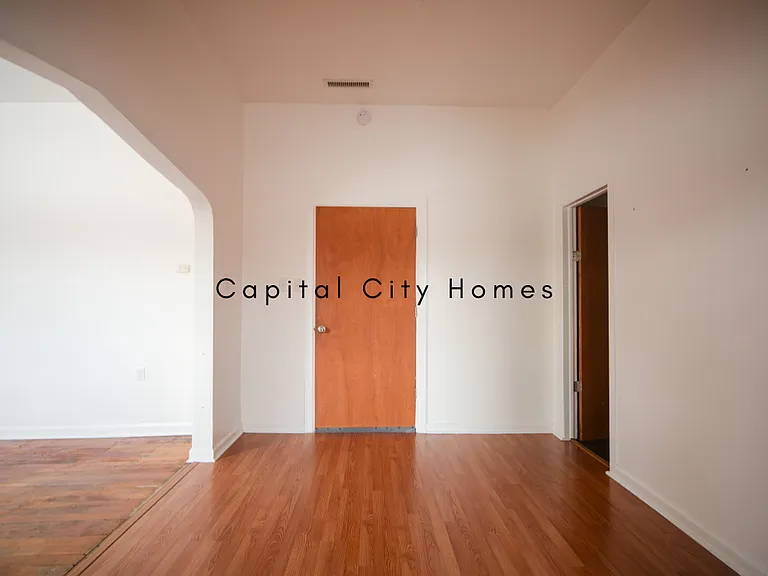 1315 Shelby St #201 — Photo 4