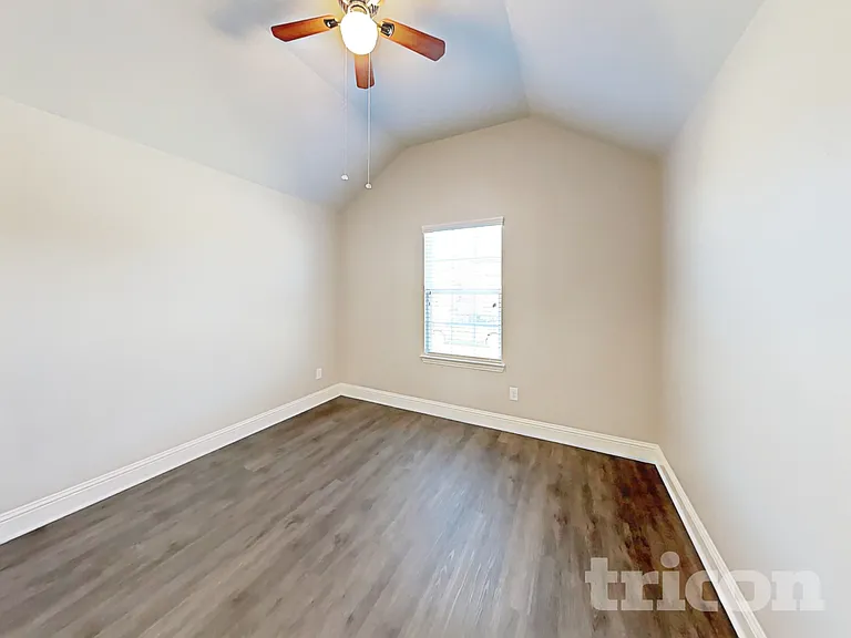 513 Alice Ln — Photo 10