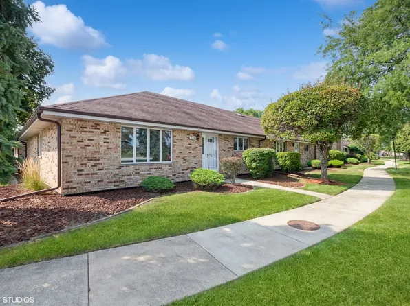 7500 W Willowood Ct #33, Orland Park, IL 60462