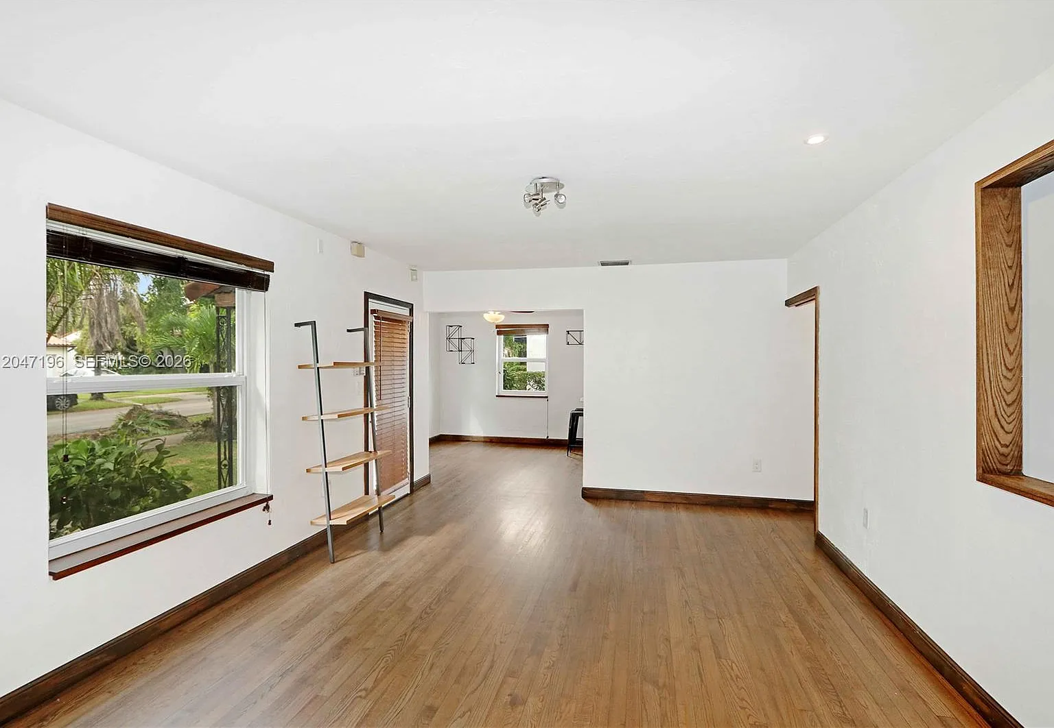 3 bed, 2.0 bath, $6,300 — Photo 2
