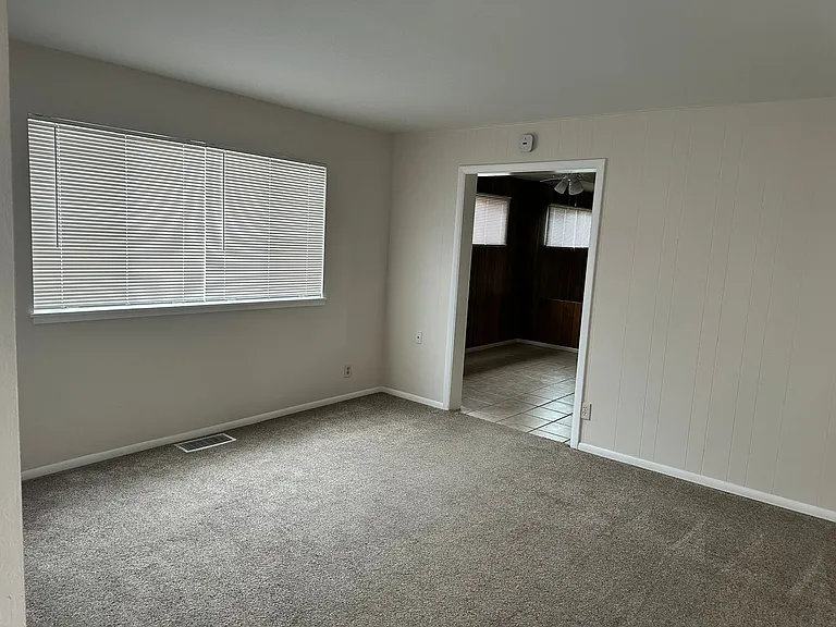 409 Garcia St NE — Photo 17