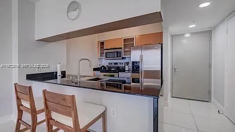 Opera Tower Condo — Photo 3