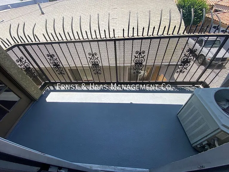 1021 Gladys Ave #4 — Photo 13