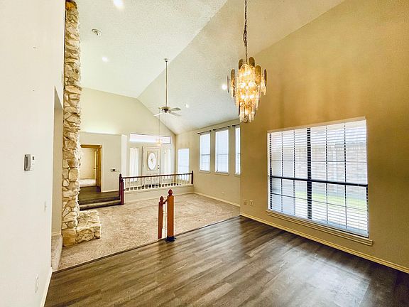 4th image of 2702 Big Oaks Dr