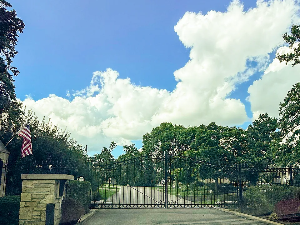 Roslyn Rd