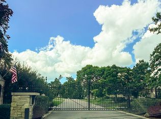 (Undisclosed Address), Oak Brook, IL 60523