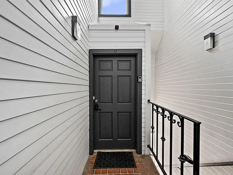 1500 Woodlawn Blvd #304 — Photo 34