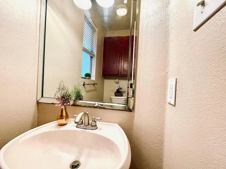 1/2 Bath downstairs