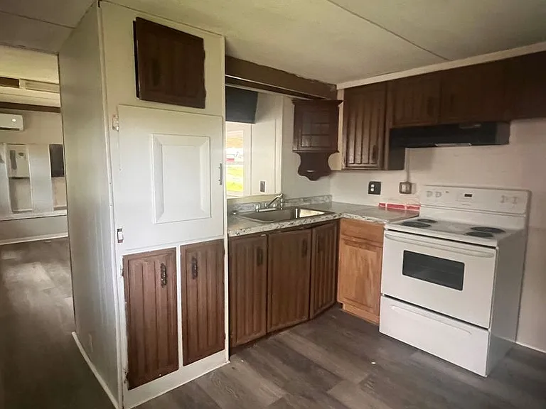 409 Daugherty St #1/2 — Photo 6