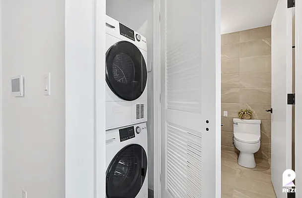 Rented by REZI | media 27