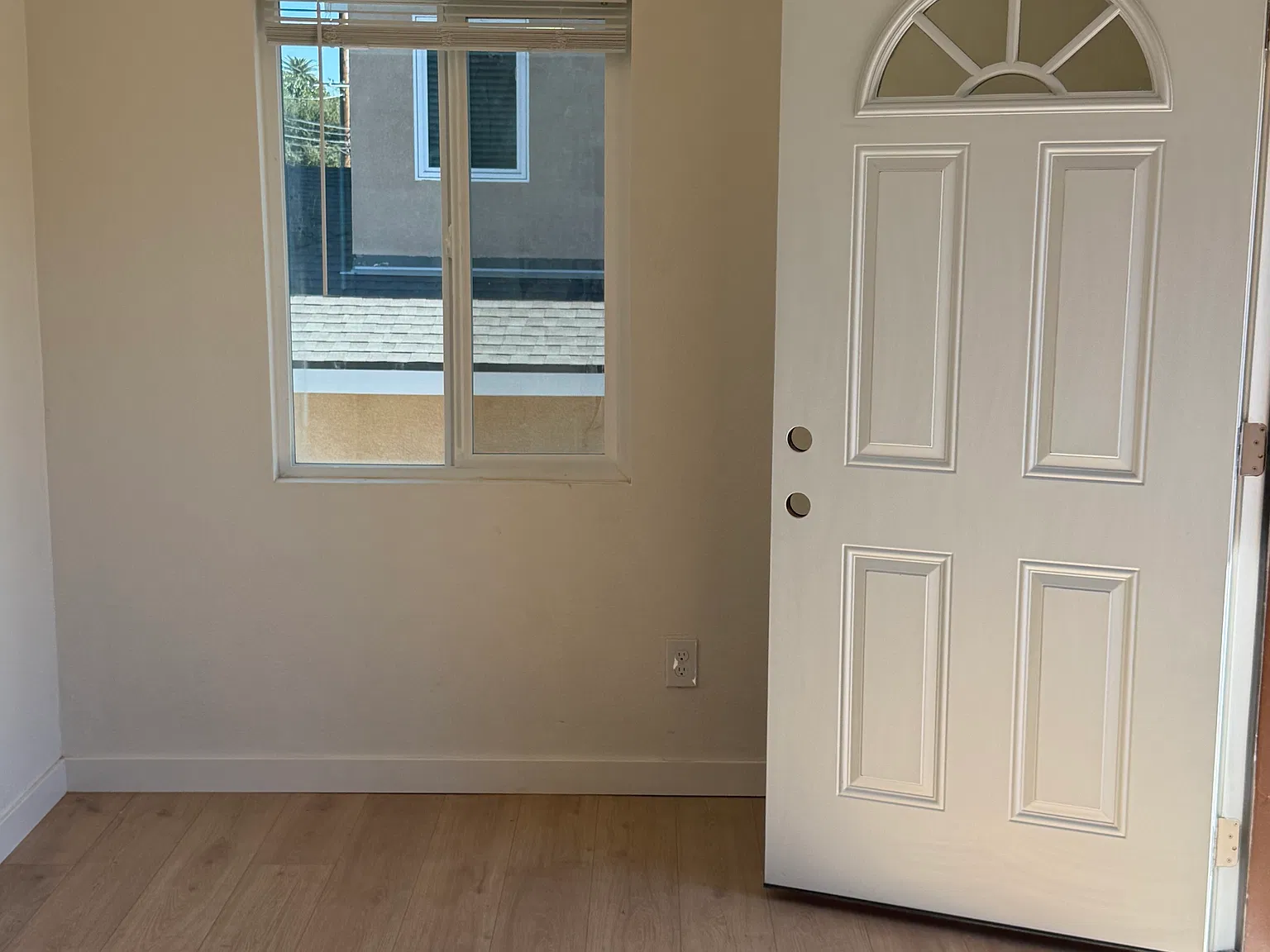 3 bed, 600 sqft, $2,800 — Photo 2