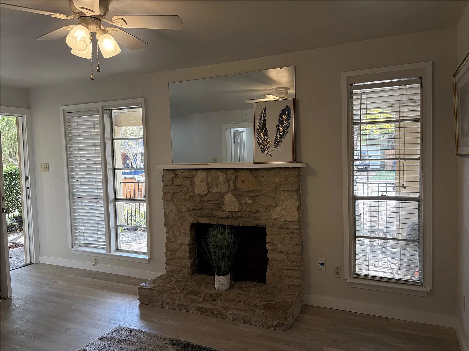1 bed, 1.0 bath, 850 sqft, $850 — Photo 2