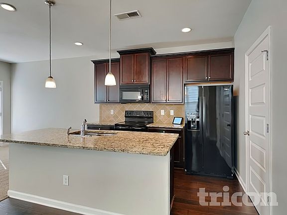 4th image of 368 Lossie Ln
