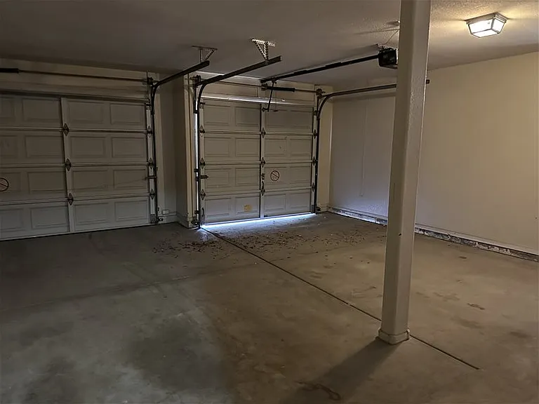 3320 N Lakeshore Ct — Photo 16