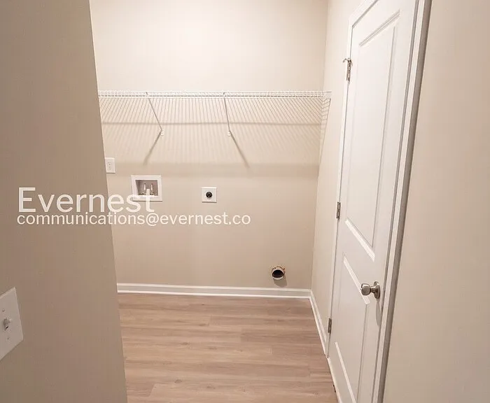 137 Culver St — Photo 10