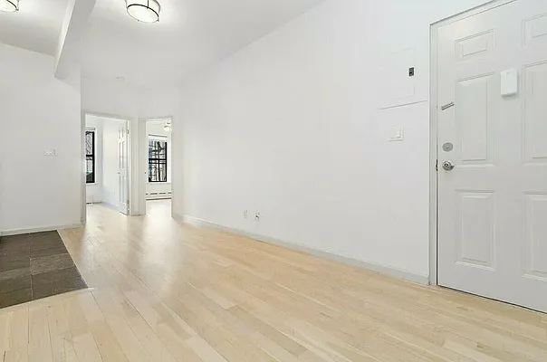 Rented by REAL New York | media 11