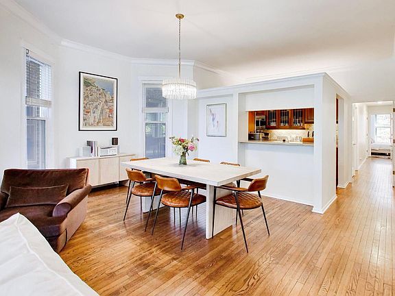 5th image of 351 W Dickens Ave APT 2E