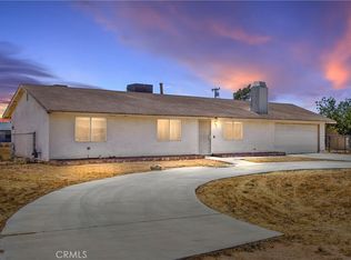 10636 Kiavan Rd, Apple Valley, CA 92308