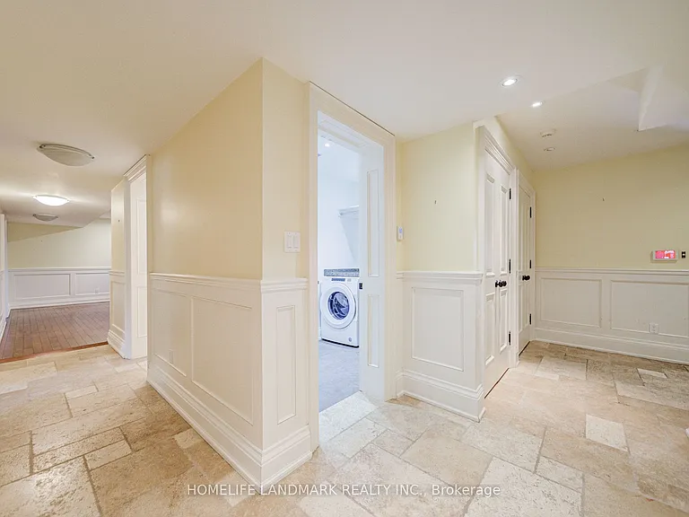 102 Stratford Cres — Photo 37