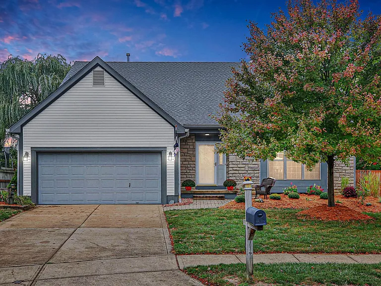 7567 Ladywell Ct — Photo 1