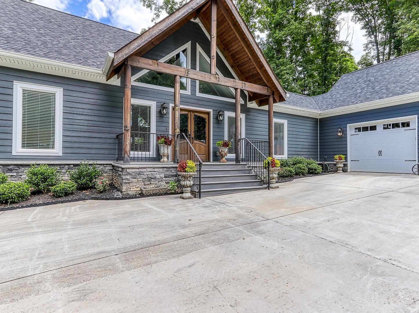 1976 Tranquility Ln, Sevierville, TN 37876 Zillow