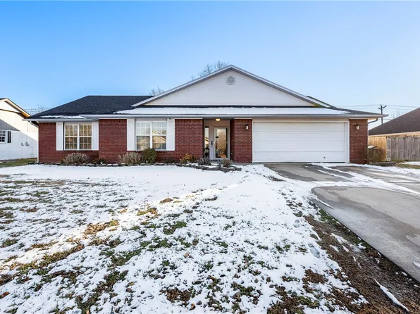 1010 E Green Acres Dr, Rogers, AR 72758
