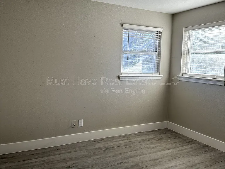 347 4th St SE #3A — Photo 6