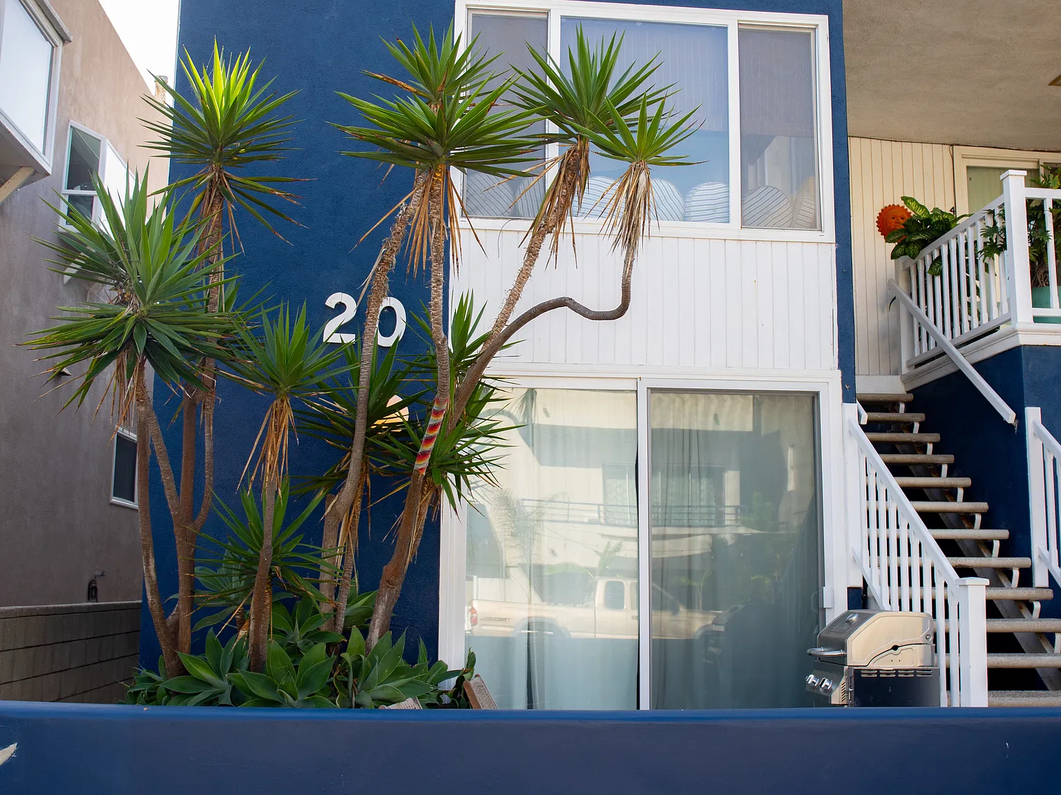 2 bed, 1000 sqft, $6,750 — Photo 1