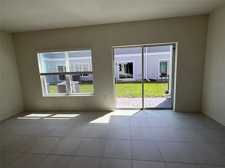 2817 Moonshadow Ct — Photo 6