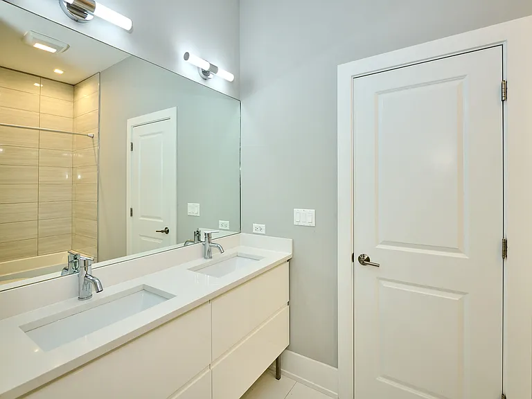 1338 W Cullerton St — Photo 9