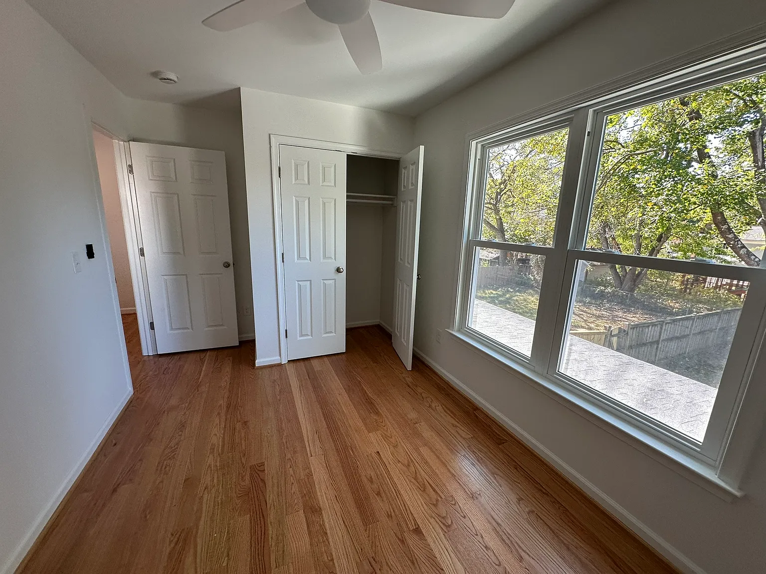3 bed, 1.5 bath, 1200 sqft, $2,500 — Photo 4