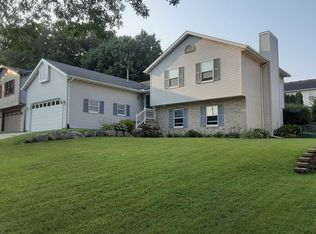 6245 Sandsnes Ln, Madison, WI 53719
