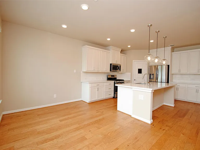 8326 Oakland Heights Ln — Photo 22