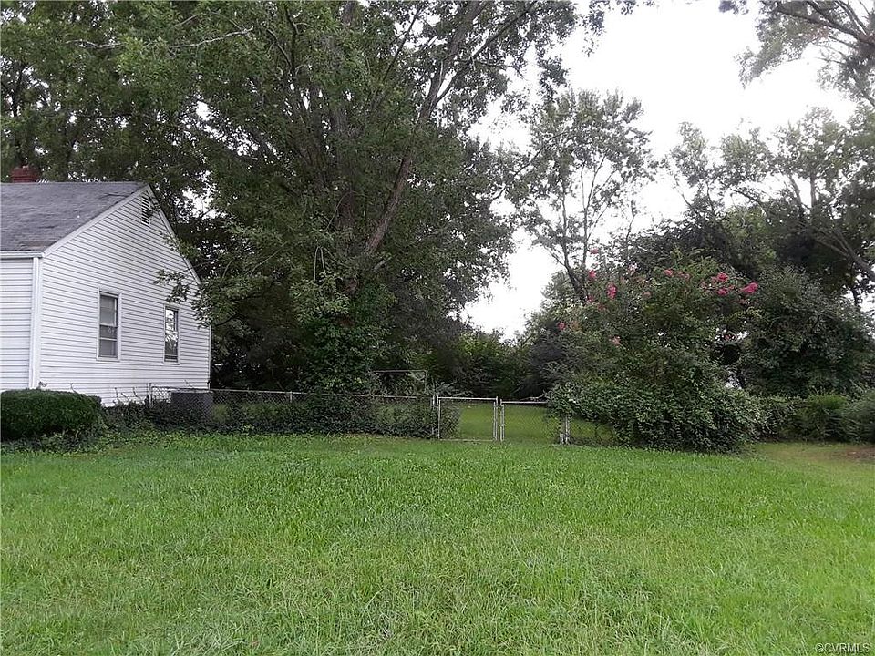 2nd image of 5825 Mast Dr
