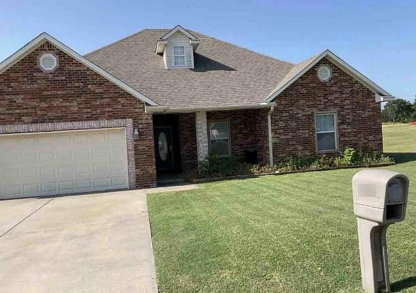 1st image of 1025 Briarwood Dr