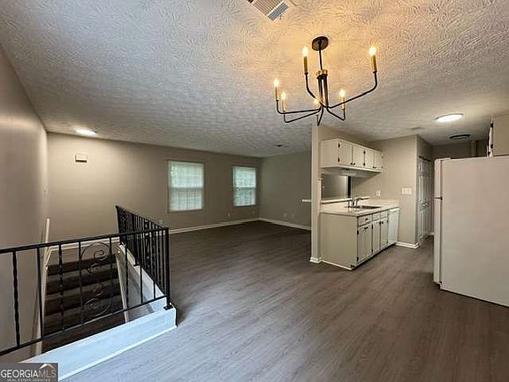 2nd image of 662 Bellemeade Dr SW #D