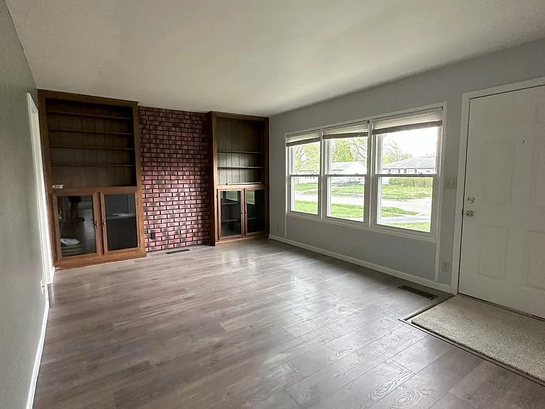 7385 Lebanon Ave — Photo 5