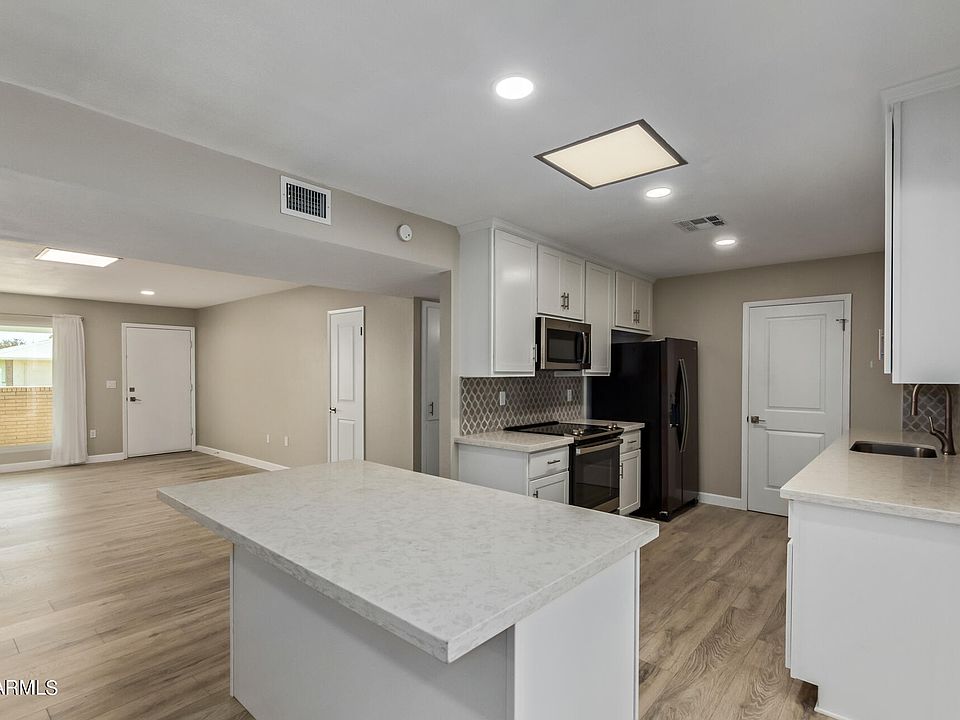 1st image of 10334 W KINGSWOOD Circle