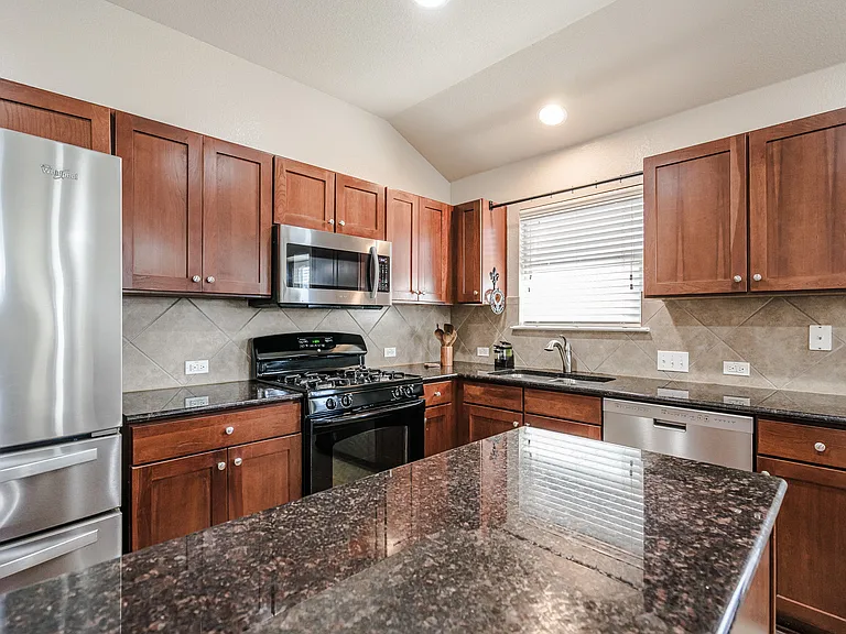 2404 Christoff Loop — Photo 9