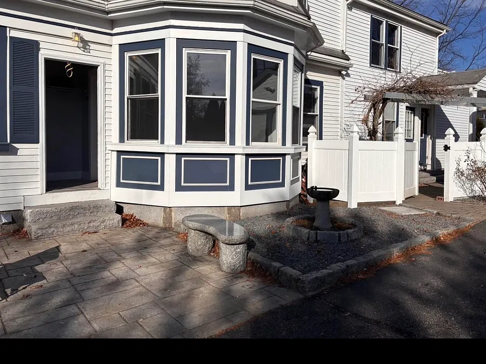 51 Main St #1