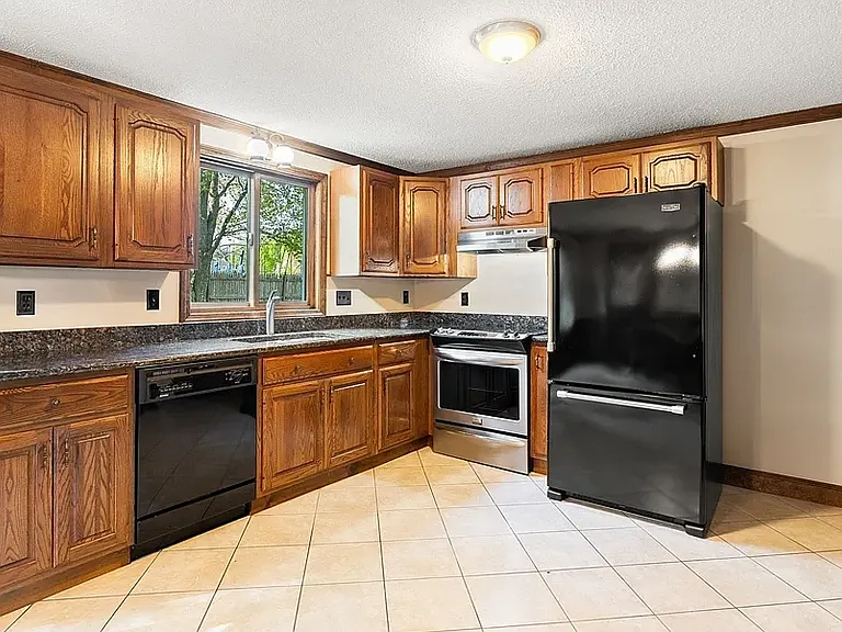 76 Belmont St #74 — Photo 4